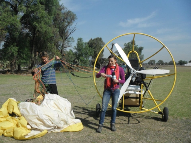 Pronto para voar em um paramotor 